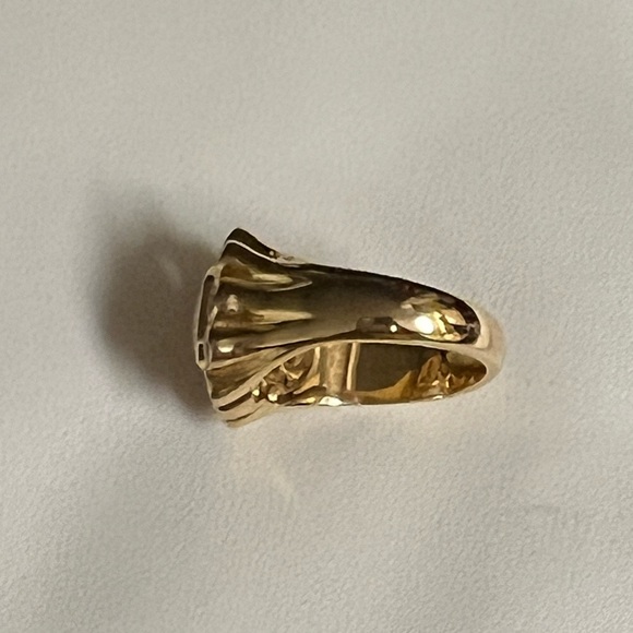 Brent Neale look-alike Flush Mount East-West Gold Plated Ring - Picture 5 of 16